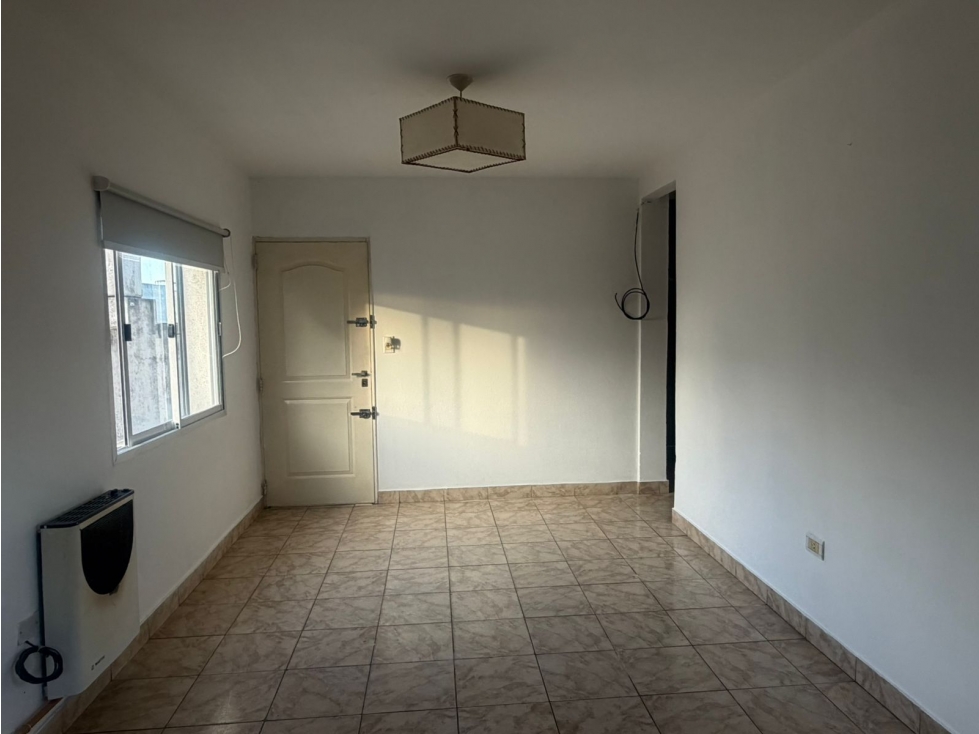 Departamento 2 ambientes Primer piso Alquiler mensual. Tandil — foto 2