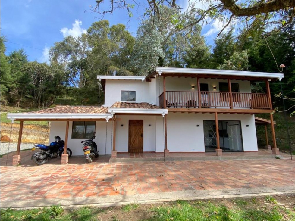 ARRIENDA PLUS INMOBILIARIO. Casa en Santa elena Cerca al D1 — foto 2