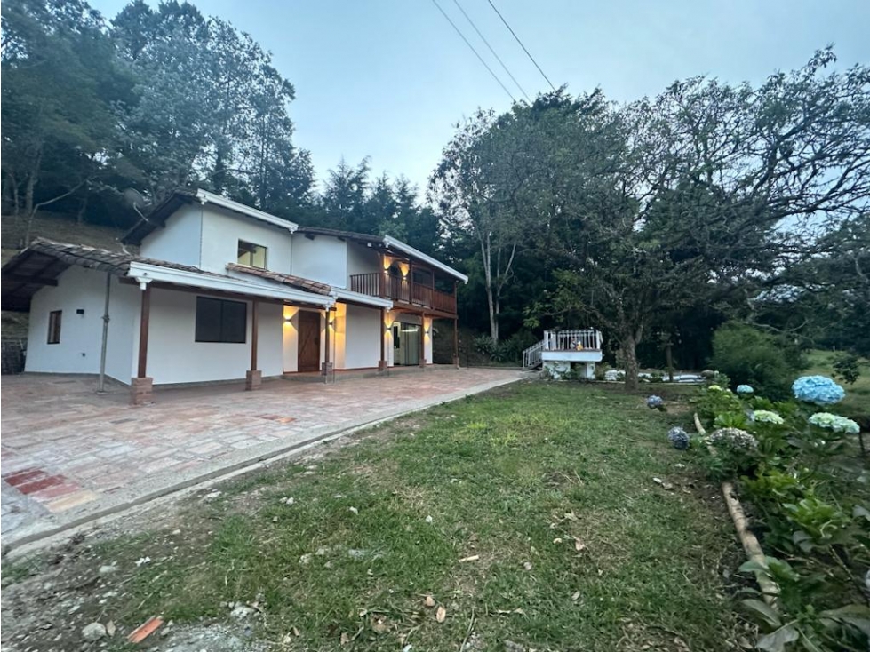 ARRIENDA PLUS INMOBILIARIO. Casa en Santa elena Cerca al D1 — foto 4