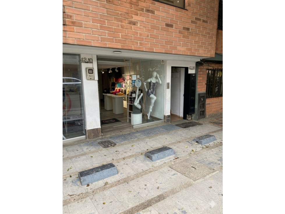 LOCAL EN LAURELES 130 M2 $ 5.000.000 — foto 2