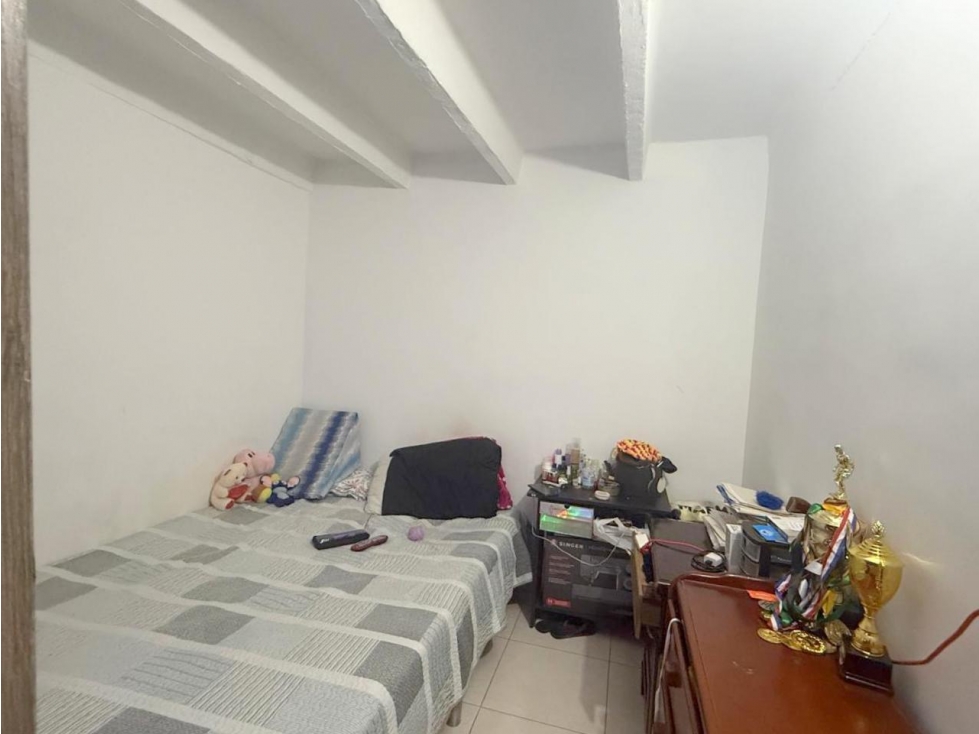APARTAMENTO Y LOCAL EN LA COLINITA — foto 3