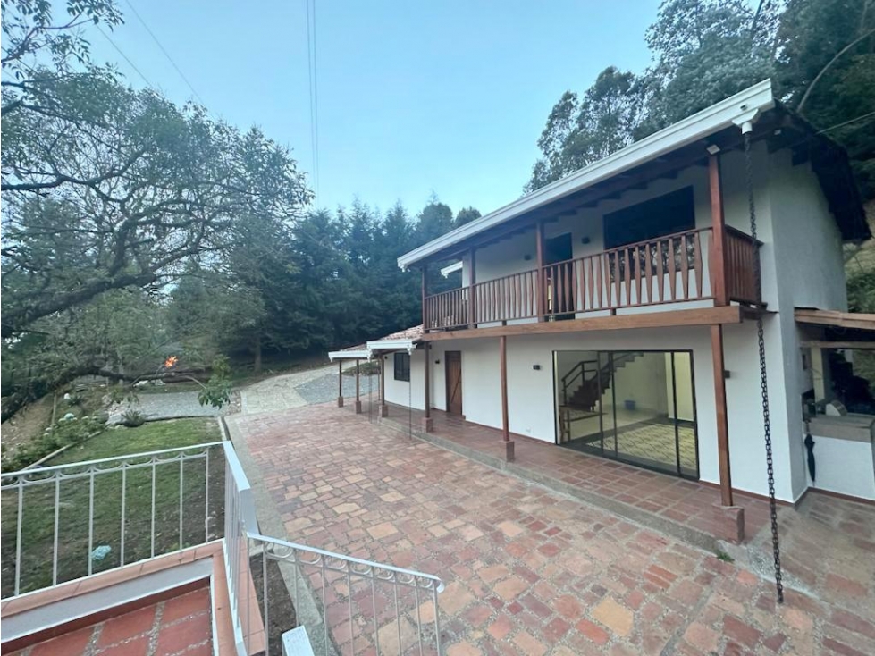 ARRIENDA PLUS INMOBILIARIO. Casa en Santa elena Cerca al D1 — foto 3