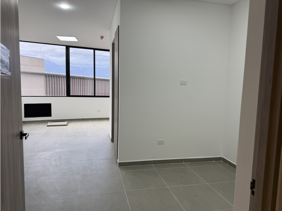 ALQUILER CONSULTORIO SOBRE AV. CENTENARIO ARMENIA Q — foto 3