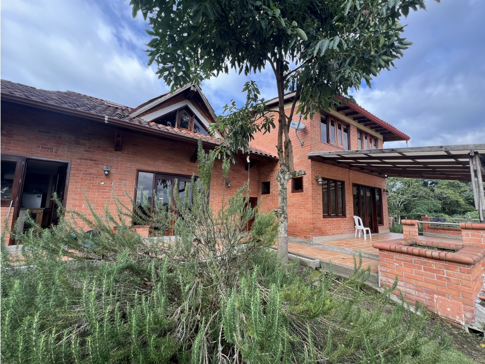 VENTA CASA CAMPESTRE - VIA PEREIRA