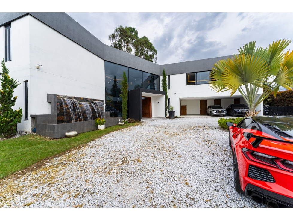 Casa campestre en venta en Llanogrande