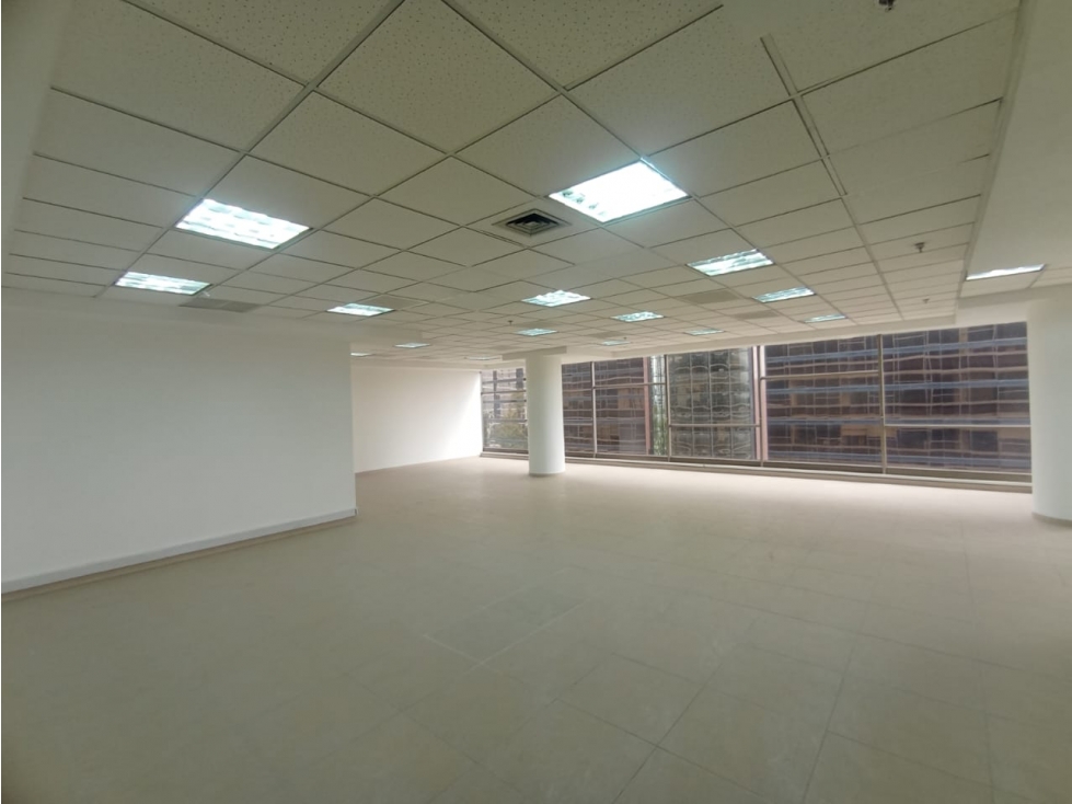 Oficina arriendo Salitre Edif. TORRE 26 92m2 1baño 2parq