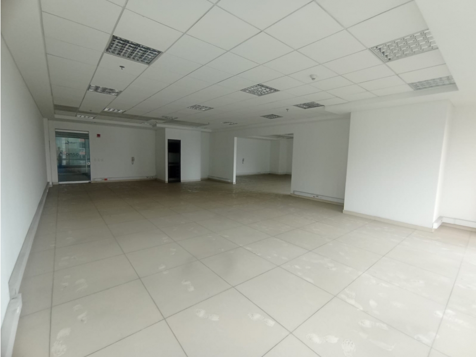 Oficina venta y arriendo Salitre Ed. Arrecife 197m2 4gj 1baño 506/507