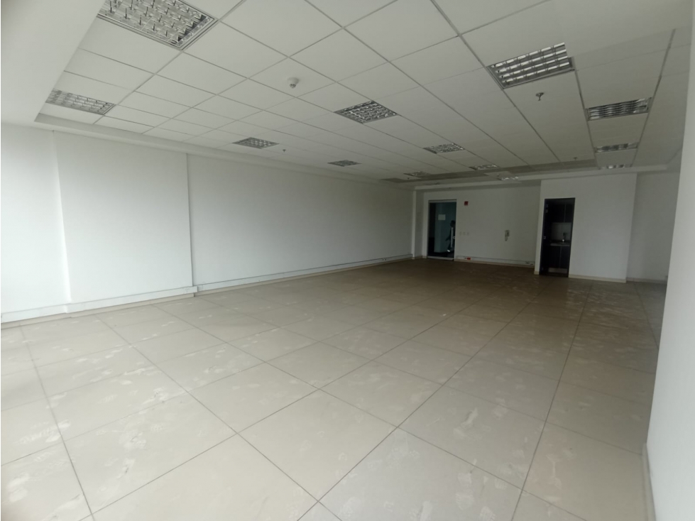 Oficina venta y arriendo Salitre Ed. Arrecife 197m2 4gj 1baño 506/507 — foto 2