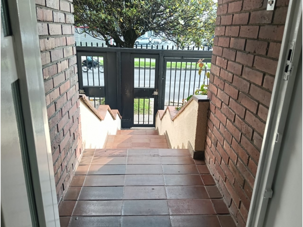 VENTA CASA EN NIZA 4ALCOBAS/3BAÑOS/2PARQUEADEROS — foto 4