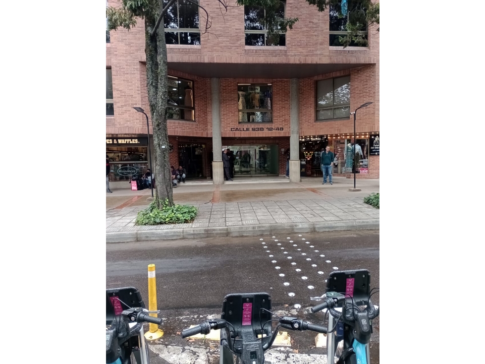 Venta de Oficina en Chico 2 baños y 3 parqueaderos — foto 2