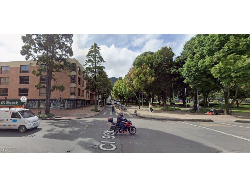 Venta de Oficina en Chico 2 baños y 3 parqueaderos — foto 3