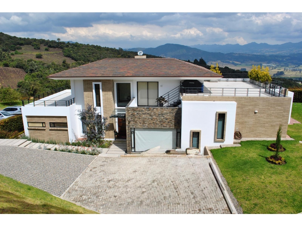 Casa Arriendo Yerbabonita 360m2 5h 5.5b CBS 5pq Est 2dep Terraza:160m2 - 1