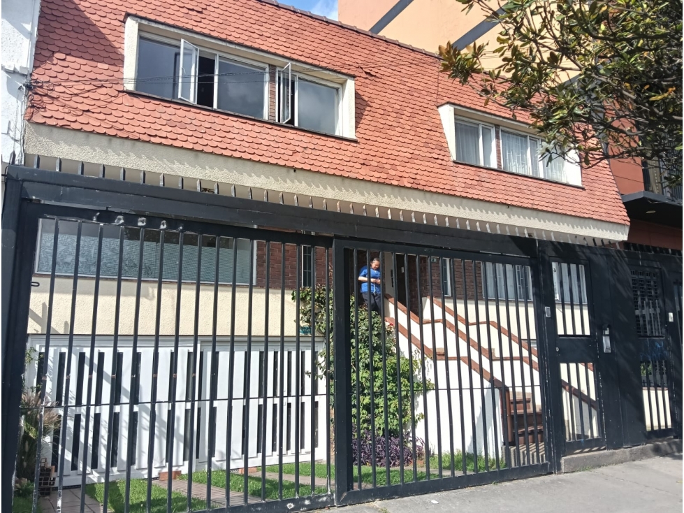 VENTA CASA EN NIZA 4ALCOBAS/3BAÑOS/2PARQUEADEROS — foto 3