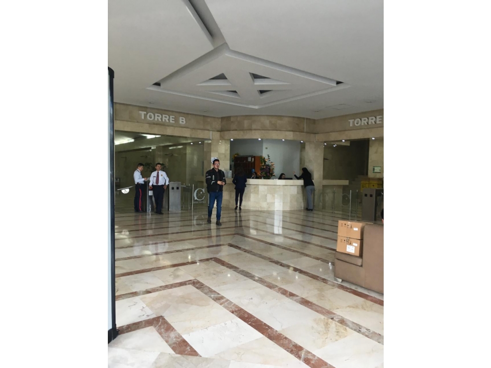 OFICINA ARRIENDO CAPITAL CENTER II 8 parqueaderos - 2
