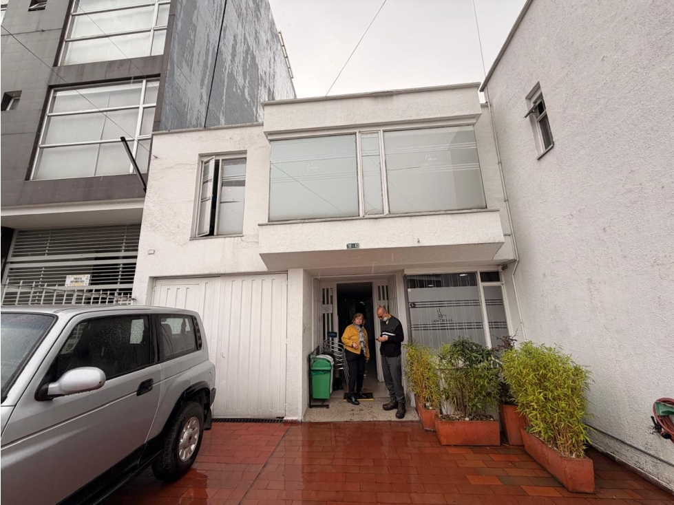 Venta Oficina o consultorio contador 345 M2