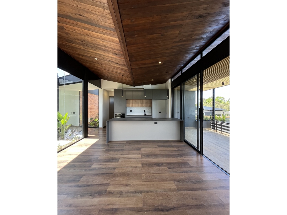 Moderna casa campestre en venta Alto de Palmas Envigado — foto 2