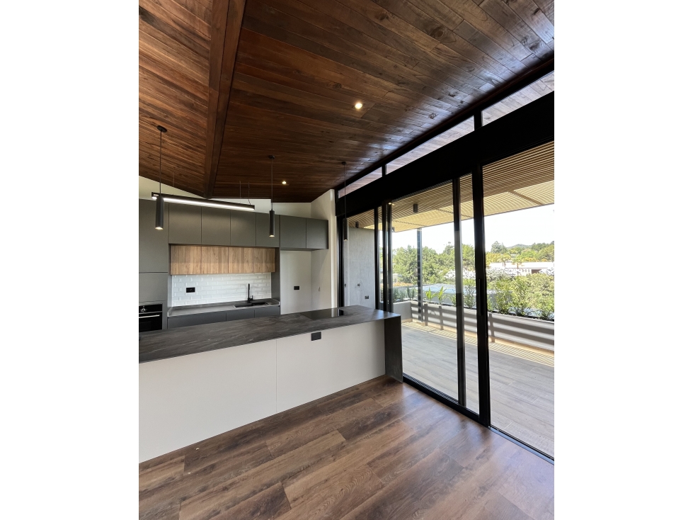 Moderna casa campestre en venta Alto de Palmas Envigado