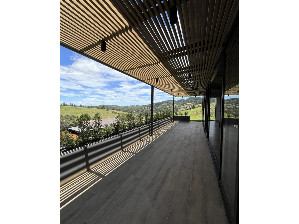 Moderna casa campestre en venta Alto de Palmas Envigado — foto 3