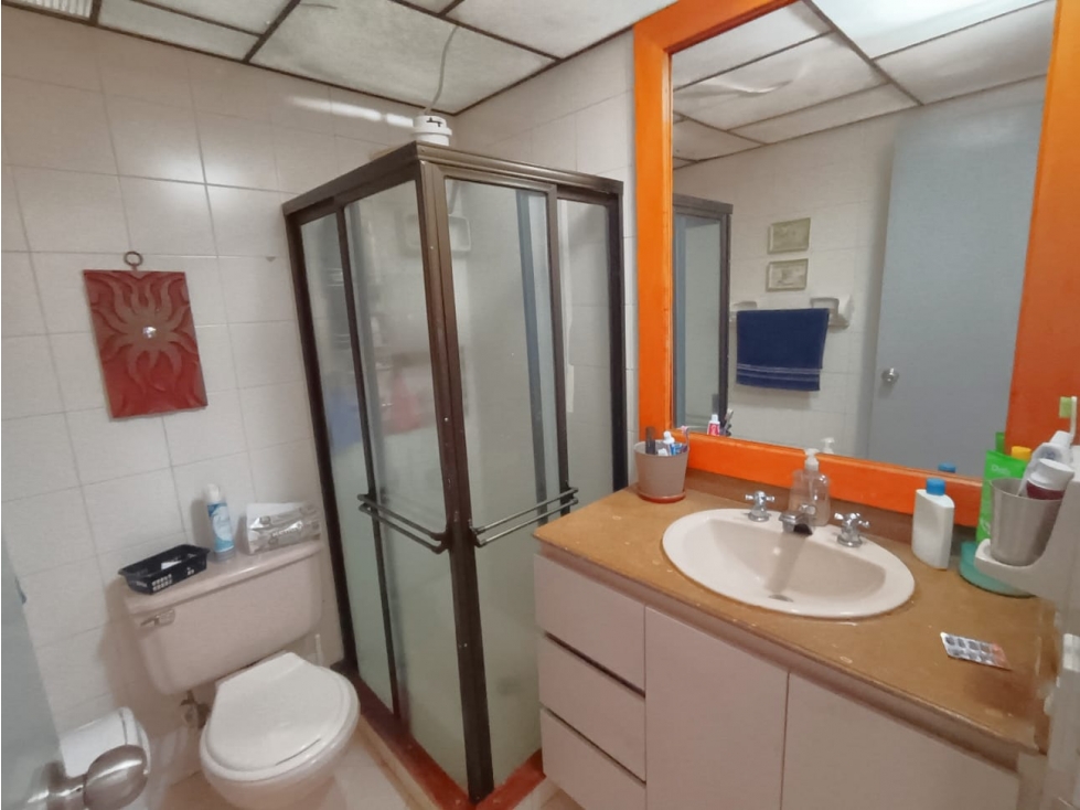 Venta casa independiente dos niveles en Medellín, sector Los Colores — foto 6