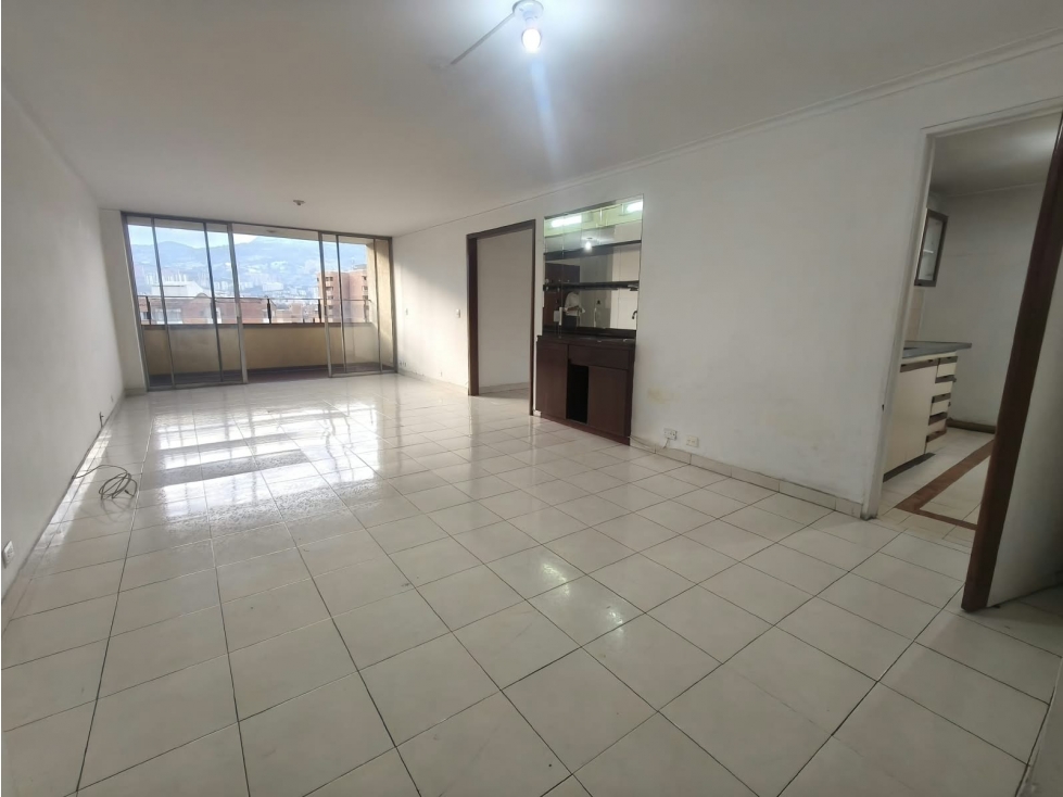 Apartamento para remodelar en Venta, Medellín, Conquistadores.
