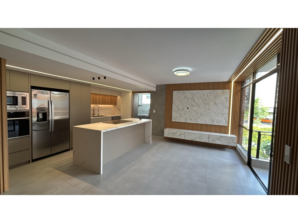 Apartamento en Venta Remodelado, Poblado, Patio bonito — foto 3