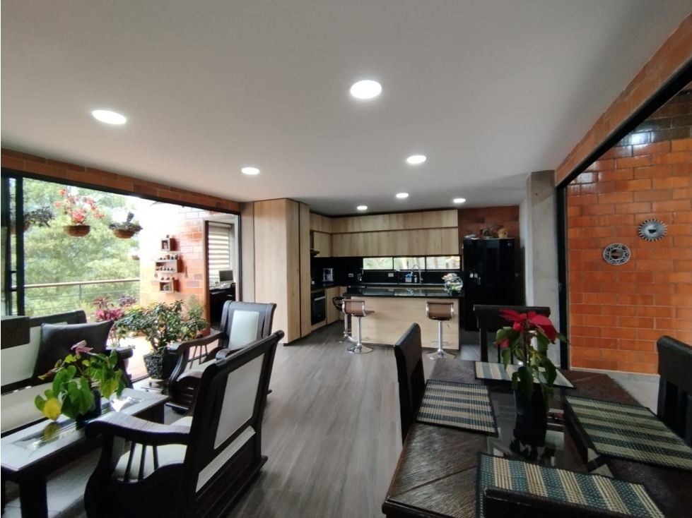 Venta casa campestre en Envigado, sector Loma del Escobero. — foto 2