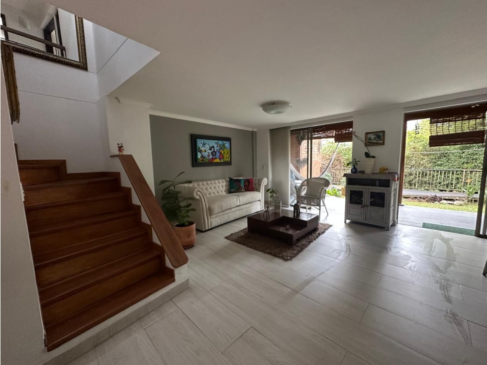 Casa Remodelada en Venta, Envigado, Transversal Intermedia