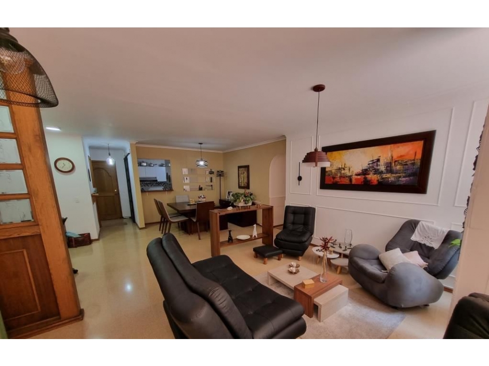 Venta de Apartamento Remodelado en Medellín, Poblado, Castropol