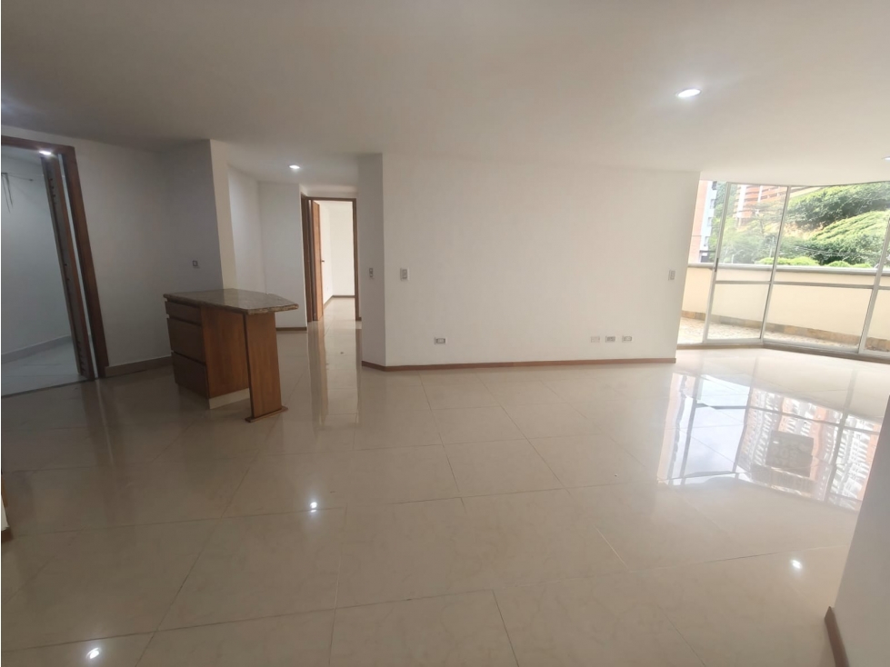Apartamento en Venta Sabaneta Las Lomitas Terraza de 17 m² — foto 2