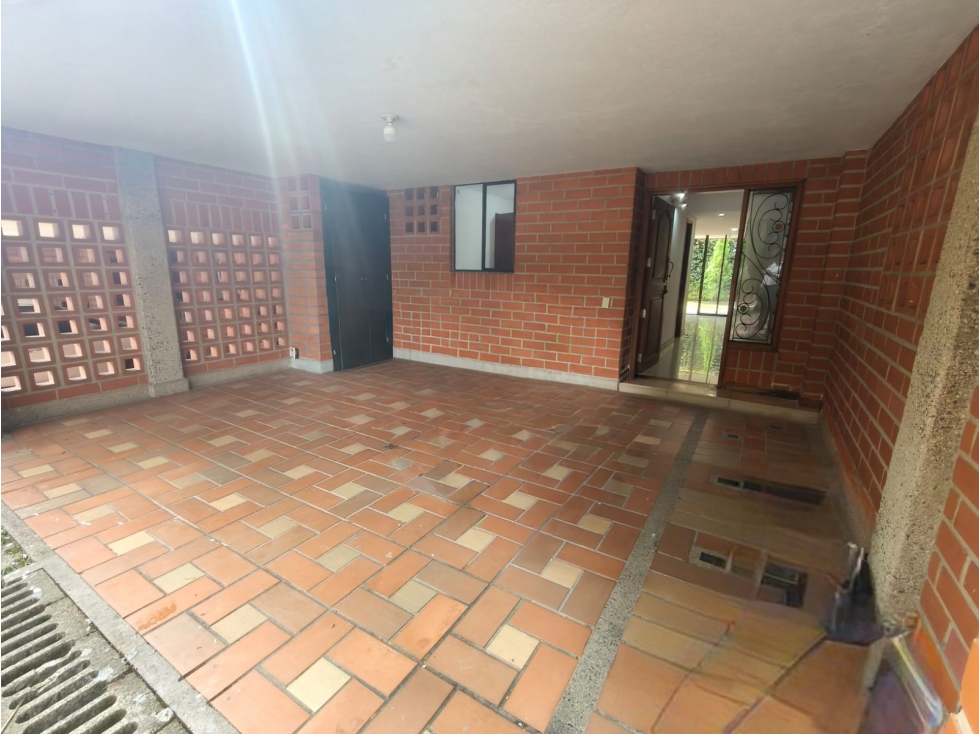 Casa en Venta, Envigado, Loma de las Brujas | Unidad Cerrada. — foto 2