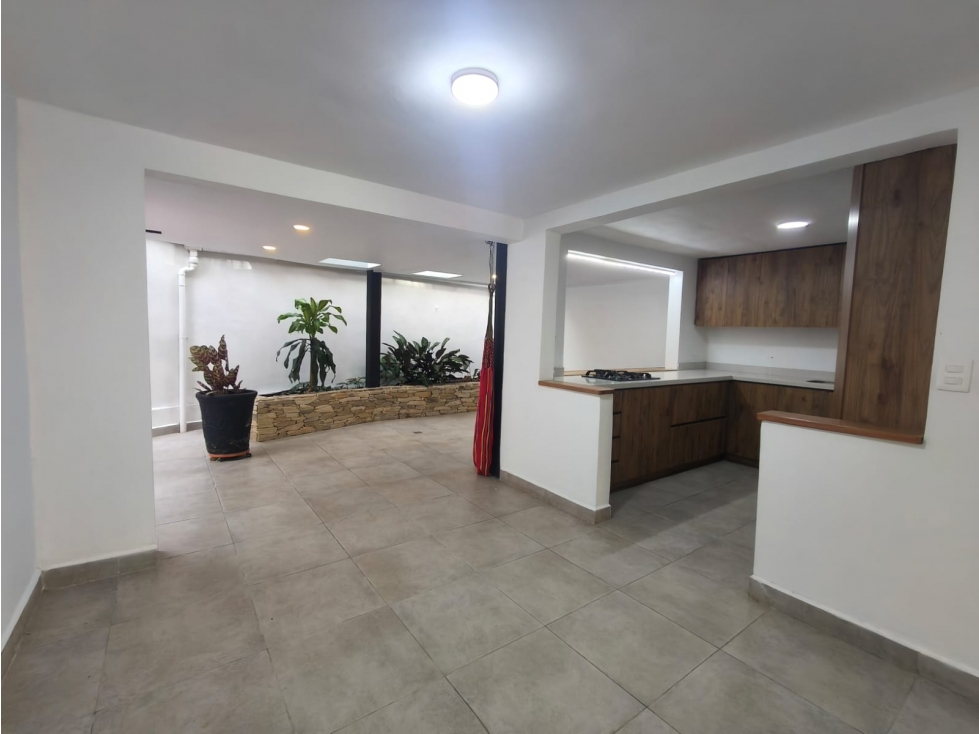 Casa Remodelada en Venta, El Retiro, cerca al Parque — foto 5
