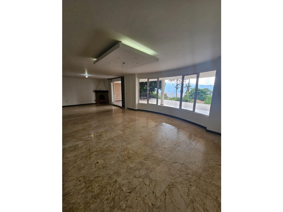 Venta casa en Medellín, sector El Poblado, barrio La Calera — foto 3