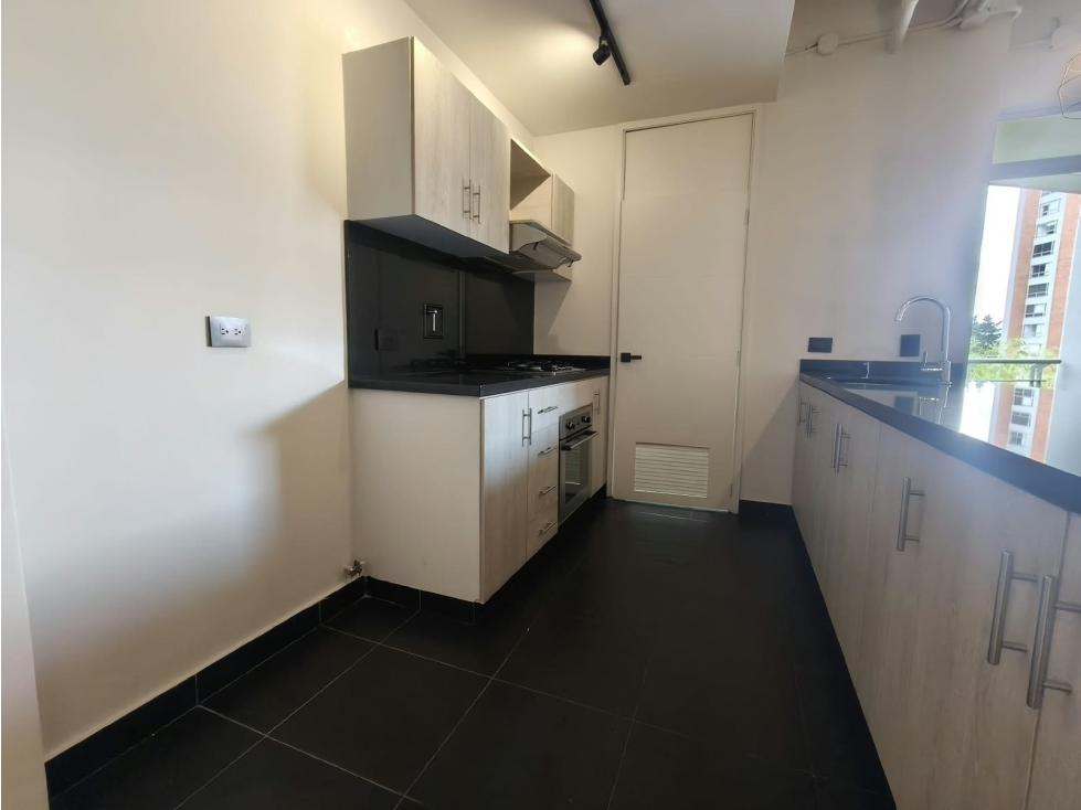 APARTAESTUDIO en Venta, Medellín, El Poblado, El Tesoro. — foto 3