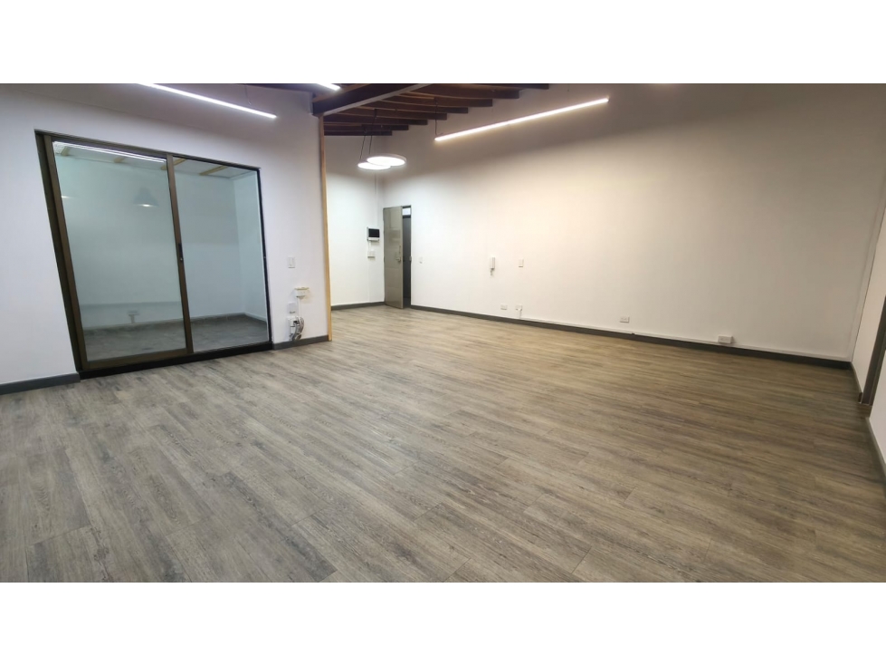 OFICINA REMODELADA en Arriendo, Medellín, San Diego. - 3