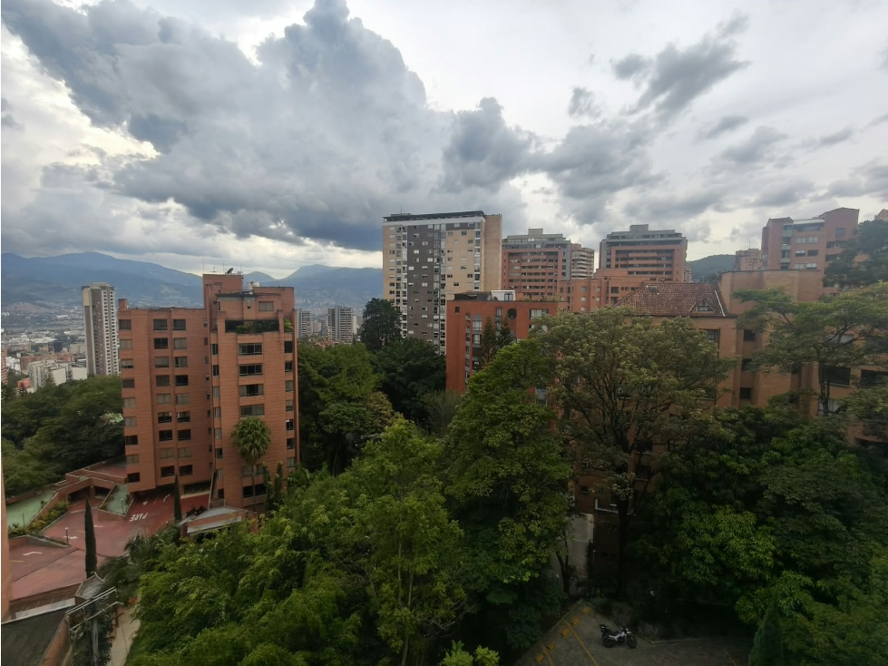 APARTAMENTO REMODELADO en Venta Medellín, El Poblado, El Tesoro 184 m² — foto 4