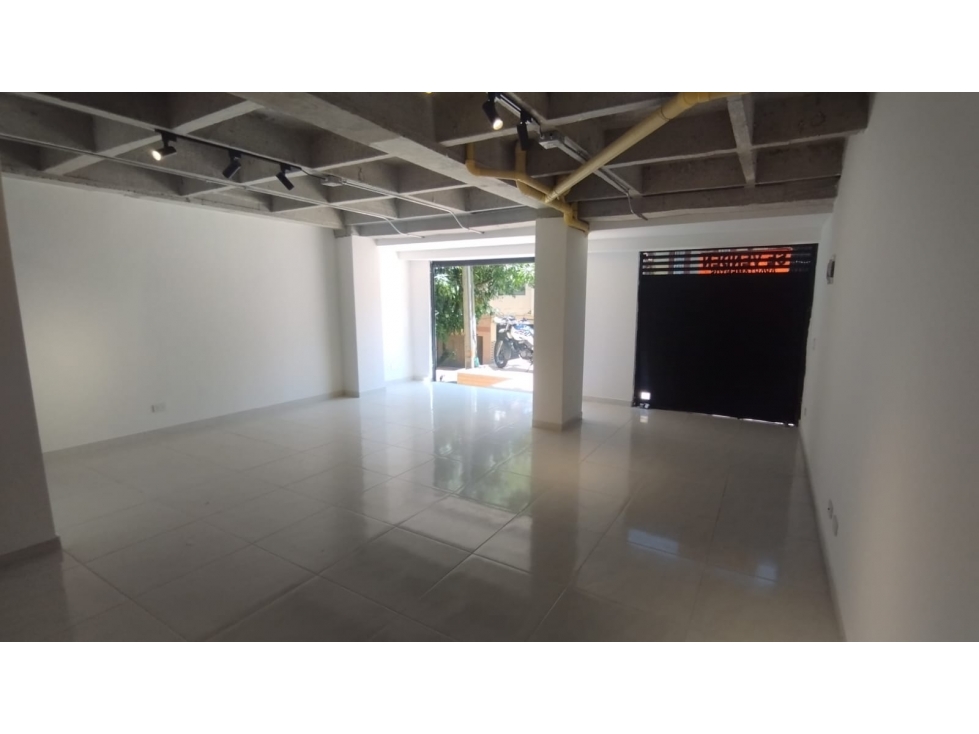 Local en venta para Estrenar Manrique Primer Piso