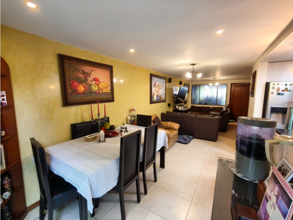 Venta casa de 3 niveles en Envigado, sector Cumbres — foto 4