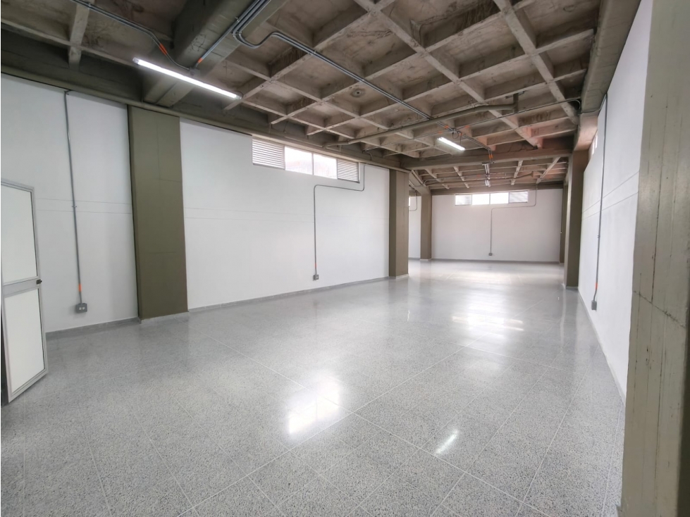 Bodega en arriendo, Medellín, Belen, cerca al parque. — foto 3
