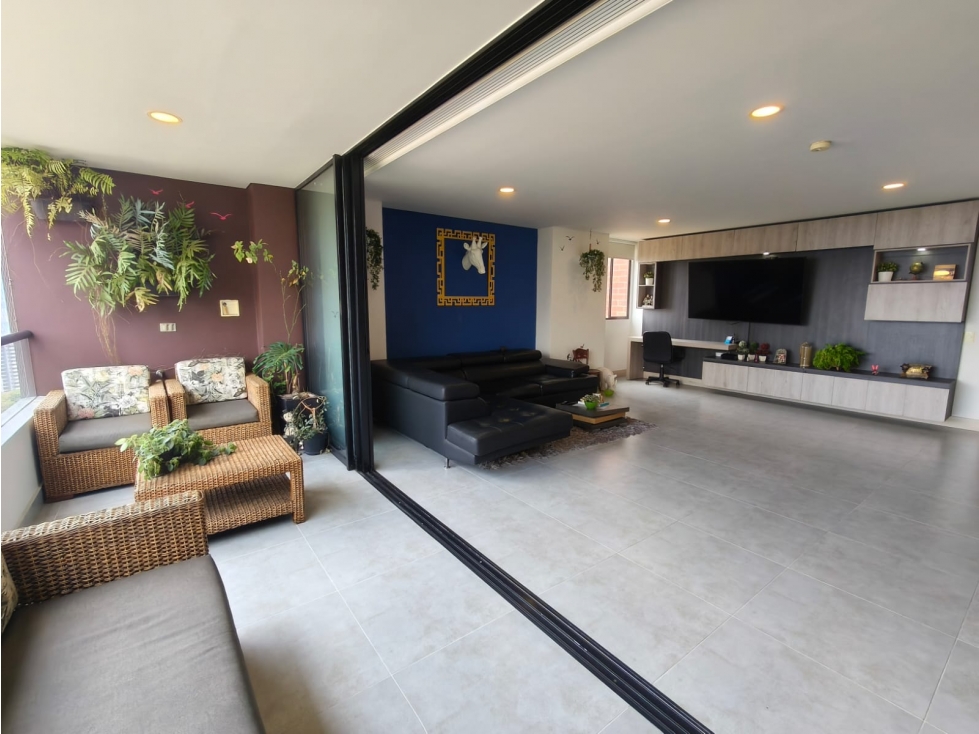 Apartamento Moderno en Venta Envigado, Esmeraldal, excelente vista. — foto 3