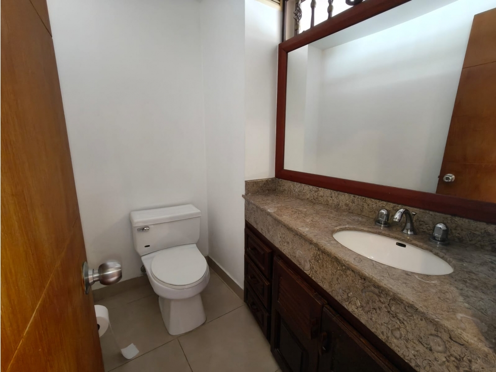 Casa de 2 Niveles en Arriendo Envigado Loma del Atravesado. — foto 4