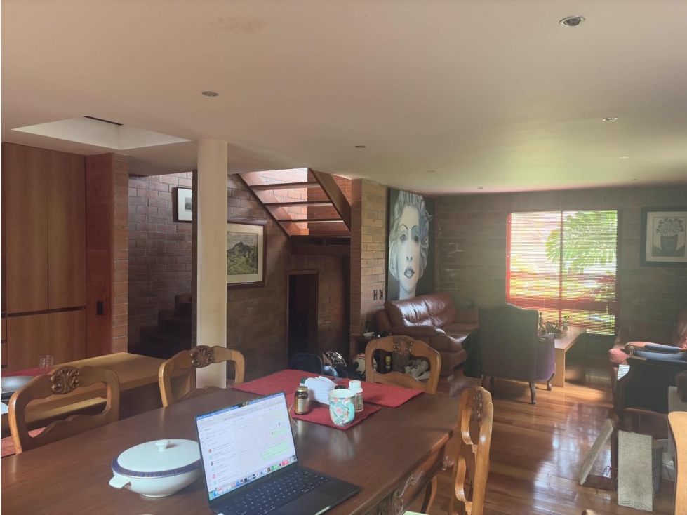 CASA CONTEMPORÁNEA en Venta, Envigado, Loma de Las Brujas 201 m²