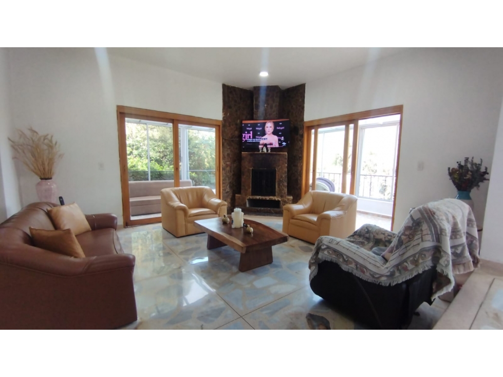 Venta de Casa Tradicional de 2 Niveles en Envigado Alto del Escobero — foto 5
