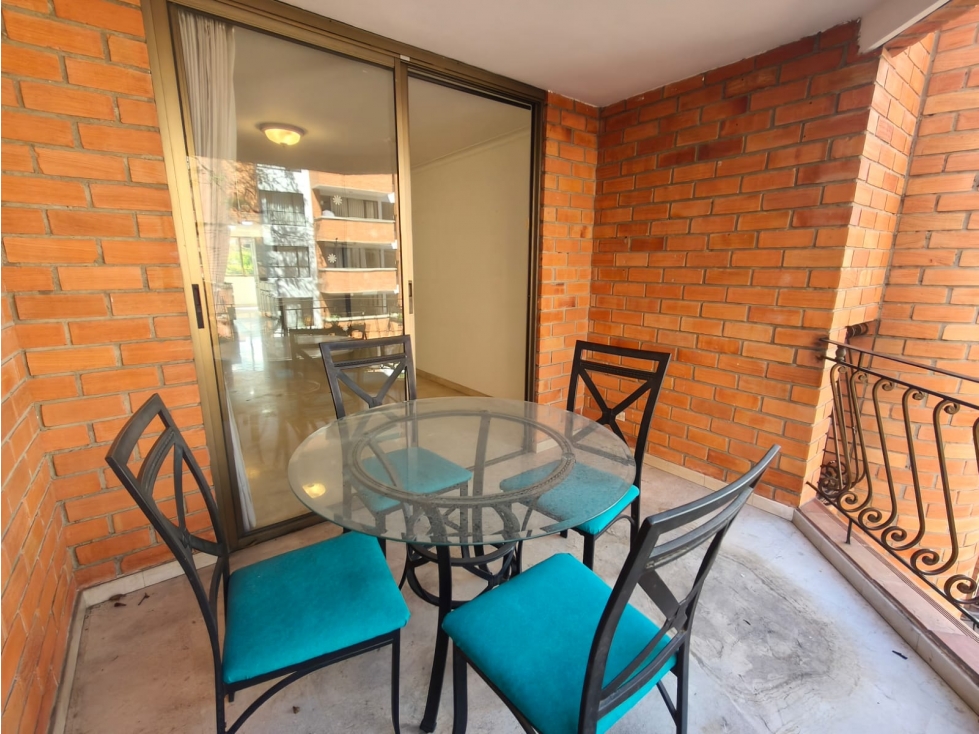 Apartamento Tradicional para Remodelar en Venta, Medellín, Laureles. — foto 5