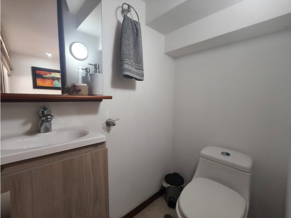 Casa Moderna 2 Niveles en Arriendo Envigado Cumbres, semi amoblada — foto 3