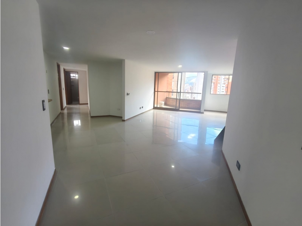 Apartamento en Venta, Sabaneta, Aves María, Excelente ubicación.