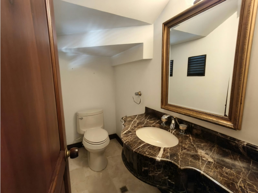 Casa de 2 Niveles en Venta, El Poblado, Los Balsos — foto 3