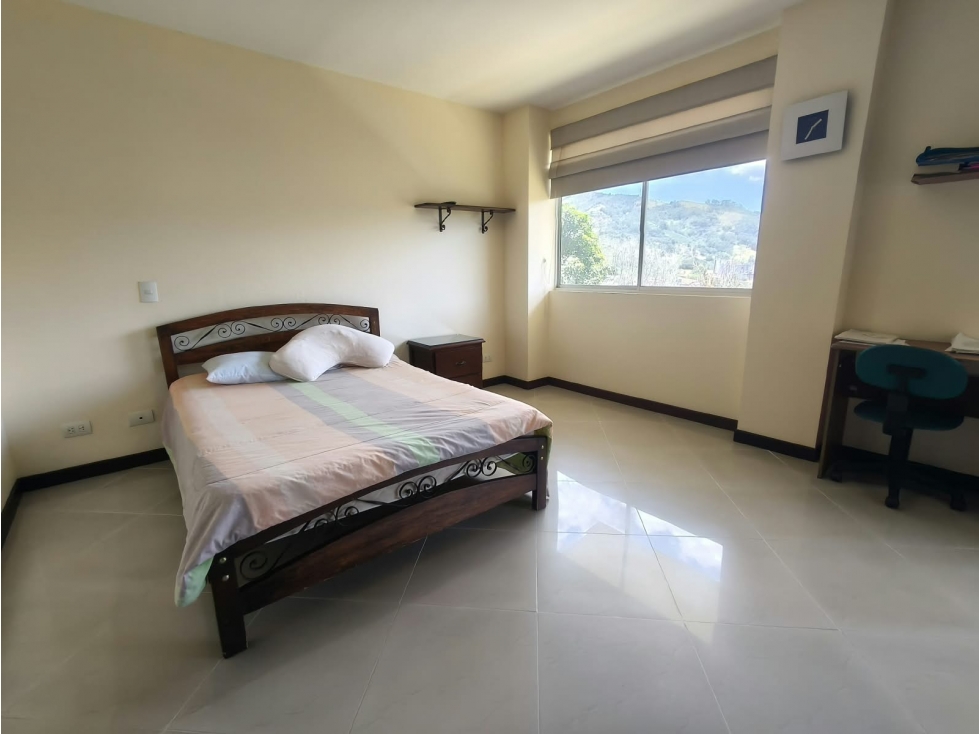 Casa Independiente en Venta, Envigado El Escobero Bajito 1.000 m² lote — foto 5