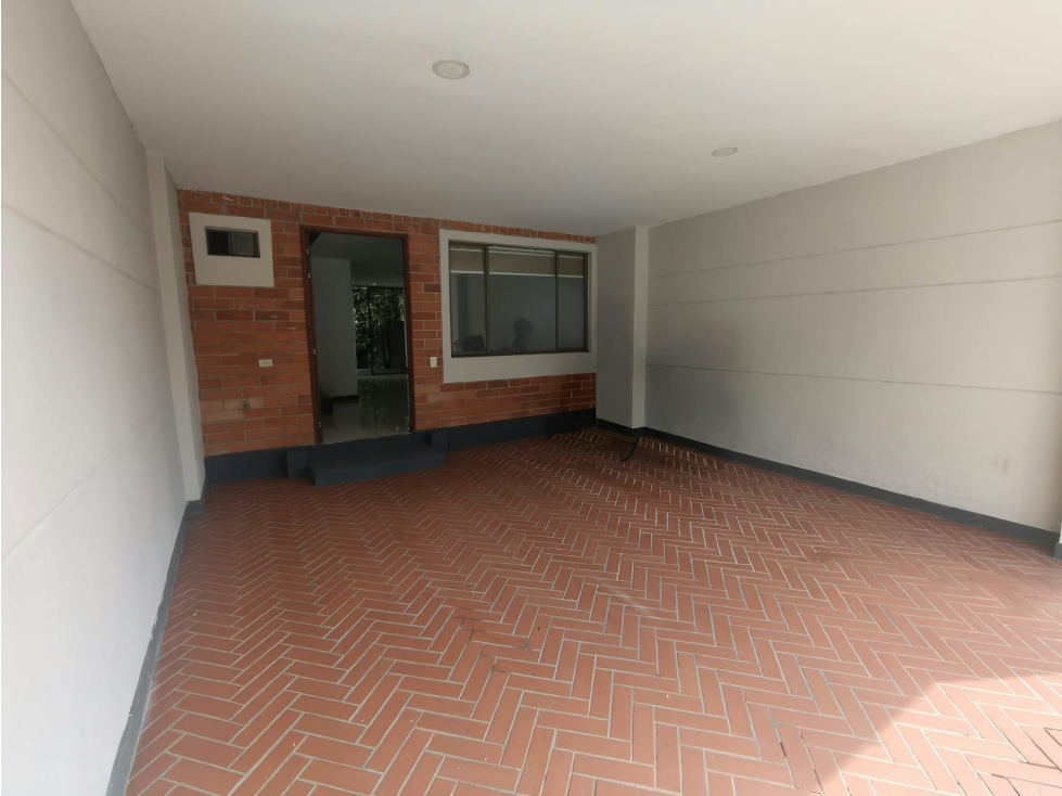 Casa Remodelada en Venta, Envigado, Cumbres. — foto 3