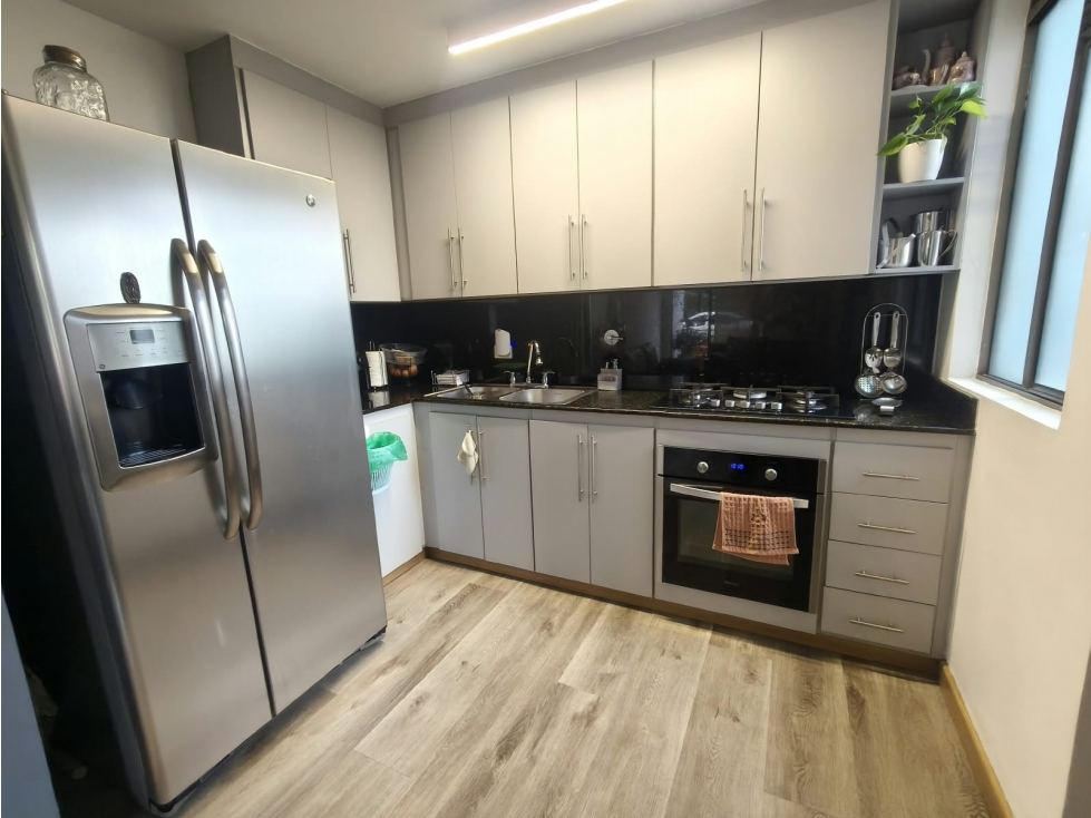 Apartamento Remodelado en Venta, Medellín, El Poblado, cerca al CES. — foto 4
