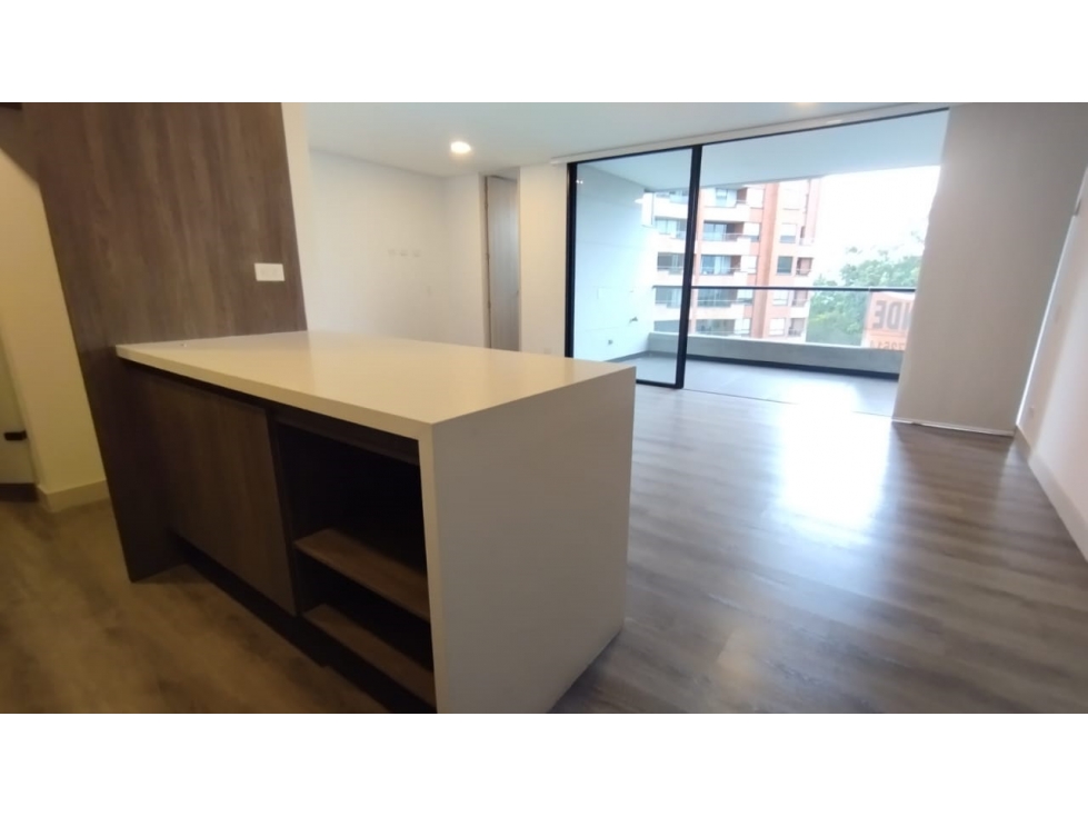 Aparta estudio Nuevo en venta El Poblado loma de los González